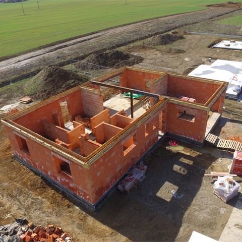 kovová konstrukce a armatura do věnce v RD